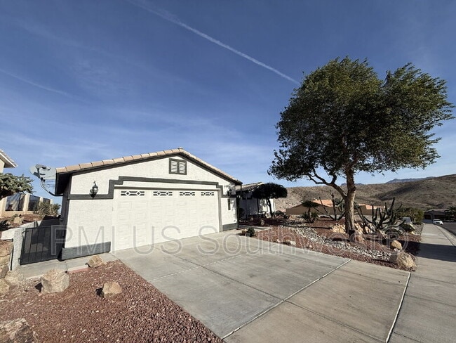 Building Photo - 2917 Desert Vista Dr