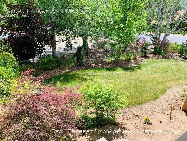 Building Photo - 3 Bed 3 Bath, MOUNTAIN GREEN Home