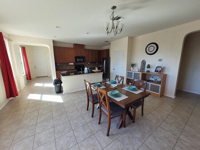 Foto del edificio - Room in House on Welch Hallow