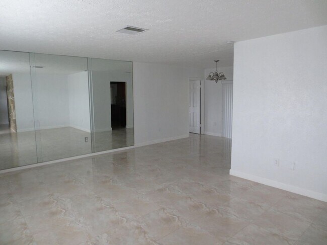 Foto del edificio - 1283 Anhinga Dr