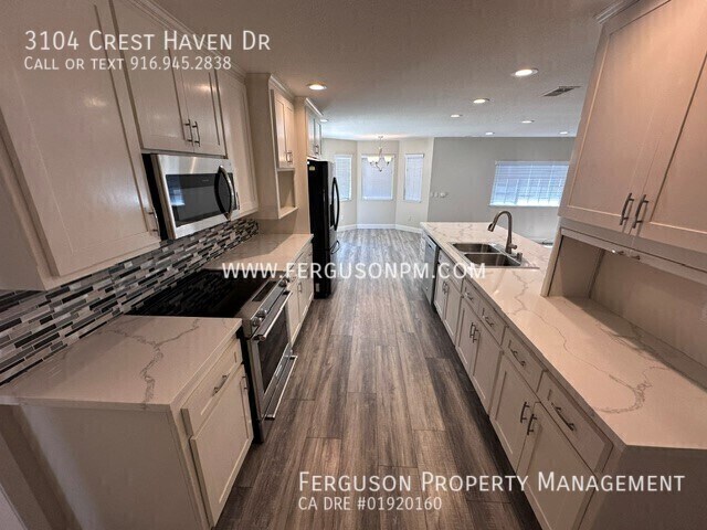 Foto del edificio - 3104 Crest Haven Dr