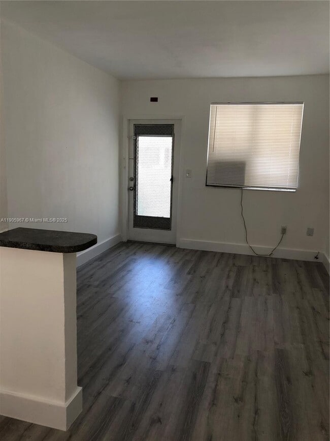 Foto del edificio - 380 SW 4th St