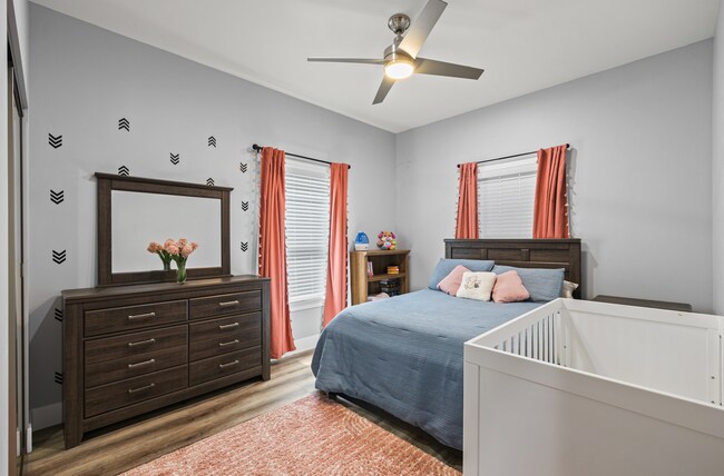 Foto del edificio - Updated Midtown Home