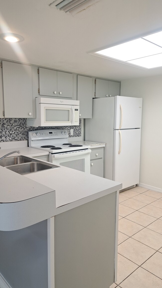Kitchen - 810 Druid Pl