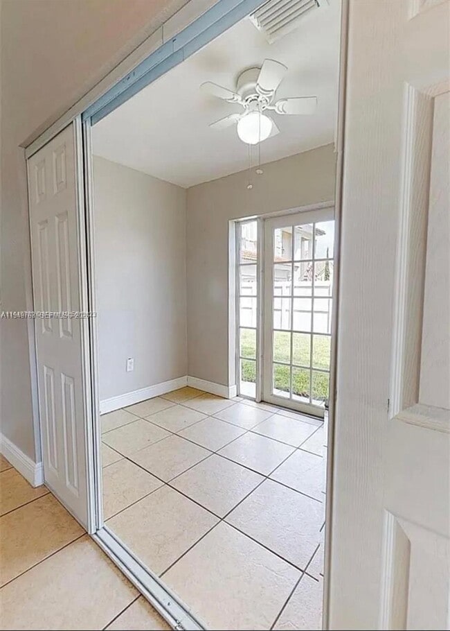 Foto del edificio - 14001 Oak Ridge Dr