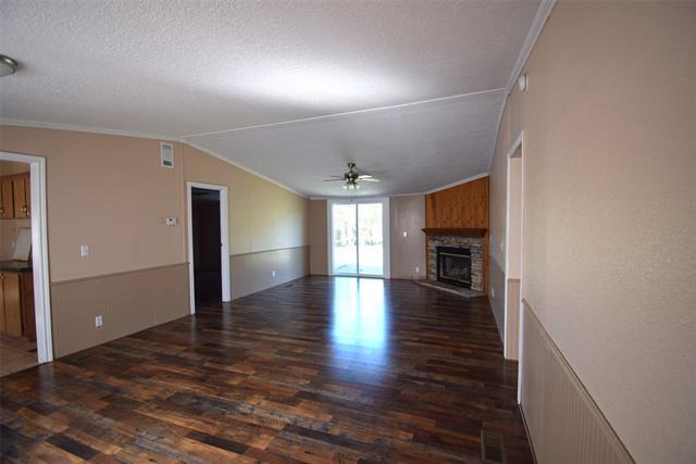 Foto del edificio - 6000 Spring Creek Pkwy