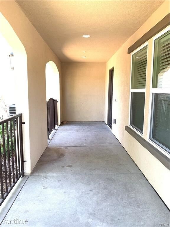 Foto del edificio - 4 br, 3.5 bath Townhome - 1510 W 1st St # 34