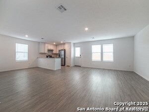 Foto del edificio - 2810 Millikan Dr