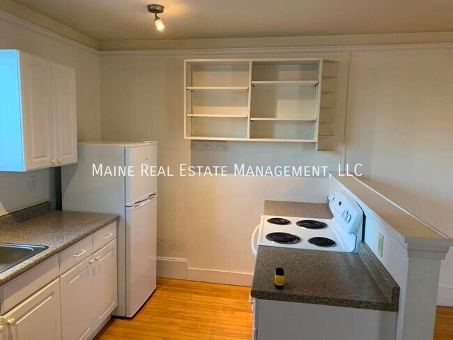 Building Photo - 54 Penobscot St