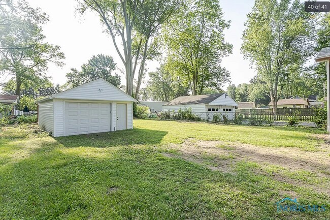Building Photo - 2242 Vaness Dr