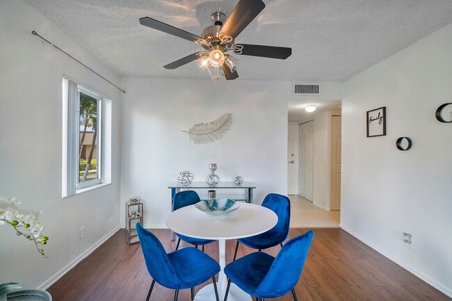 Ceiling fan in Dining Area - Windsor Forest