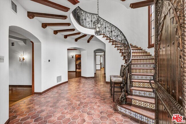 Foto del edificio - 613 Highland Ave