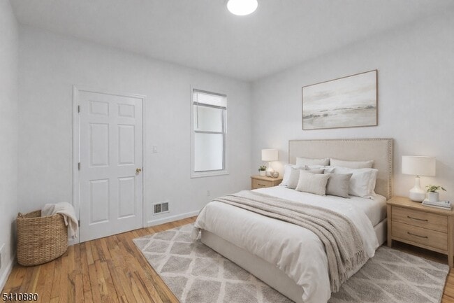 Building Photo - 552 Franklin St