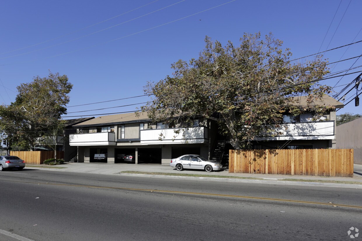 Foto del edificio - 825 E Chestnut St