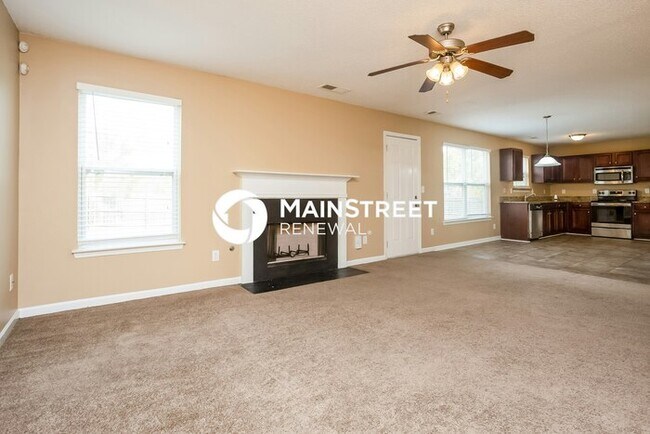 Foto del edificio - 5 Bedroom Pet-Friendly Home in Fairburn, GA with Main Street Renewal