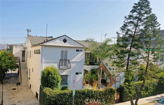 Foto del edificio - 7929 Blackburn Ave