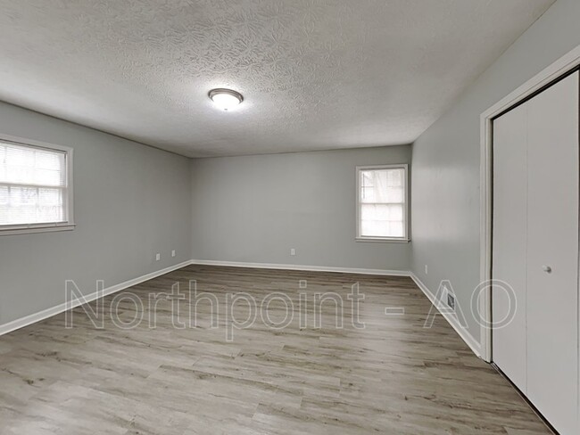 Foto del edificio - 2282 Fairview Rd SE