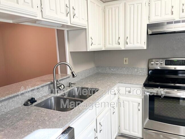 Building Photo - 891 Dublin Dr