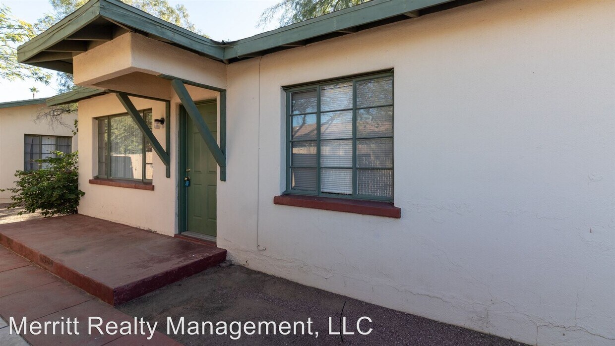Primary Photo - 1204 N Winstel Blvd