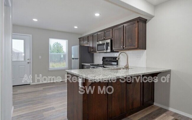 Foto del edificio - 606 Turner Ave