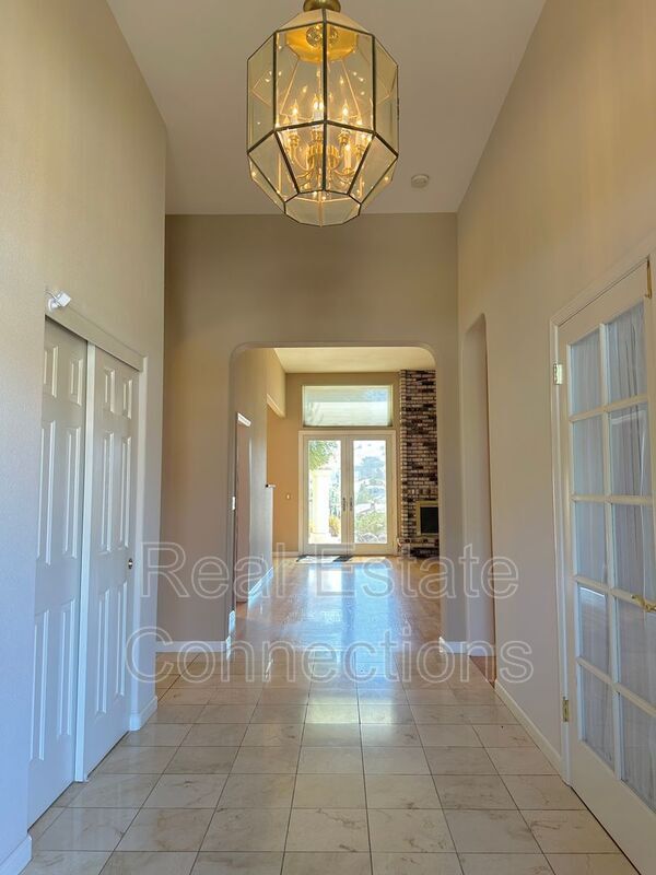 Building Photo - 3653 Meadowlands Ln