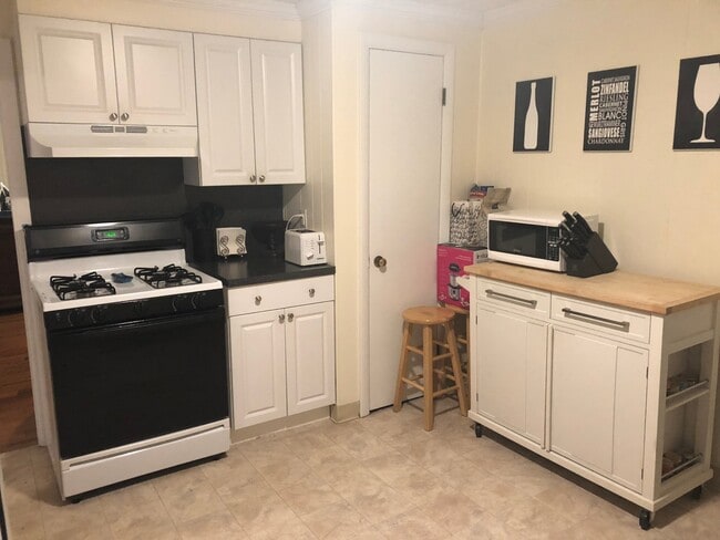 Building Photo - 20 Kilmarnock St