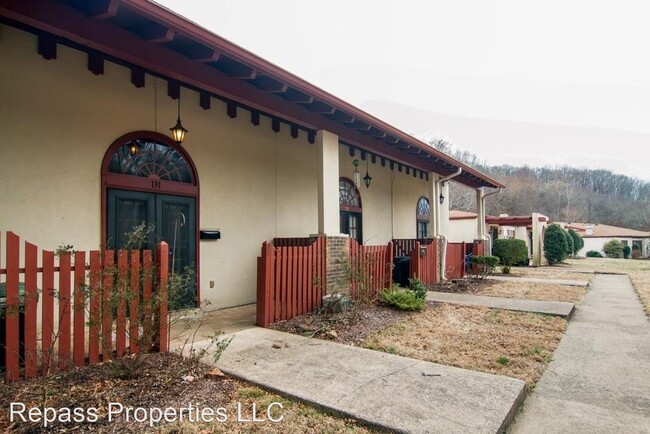 Building Photo - 1 br, 1 bath House - 214 Old Hickory Blvd....