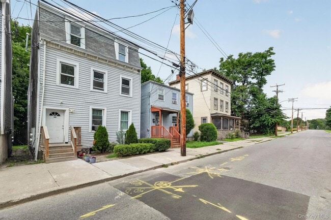 Building Photo - 68 Catharine St