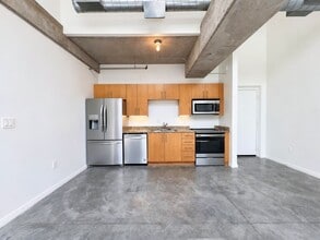 Building Photo - 1001 Belleview St