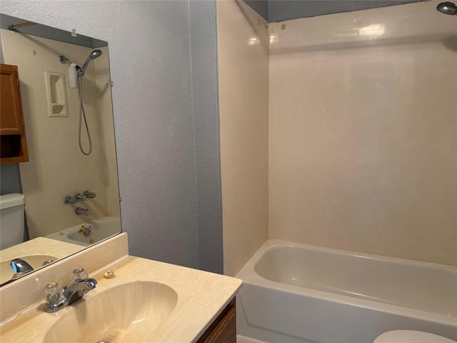 Foto del edificio - 1605 Pvt Rd 5010