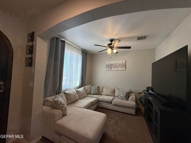 Foto del edificio - 13049 Aerodrome Ave