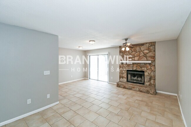Building Photo - 11251 Windtree Dr E