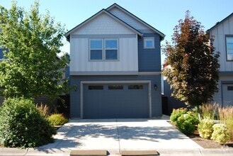 Building Photo - 5721 NE 59th Cir