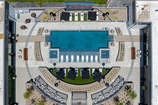 Building Photo - Camber