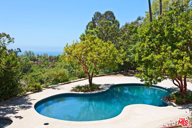 Foto del edificio - 6228 Sycamore Meadows Dr