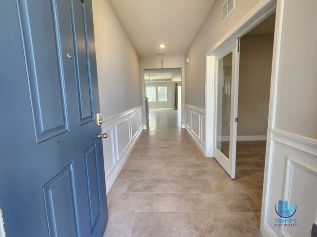 Building Photo - MOVE IN SPECIAL!!!!  $4599  move in being ...