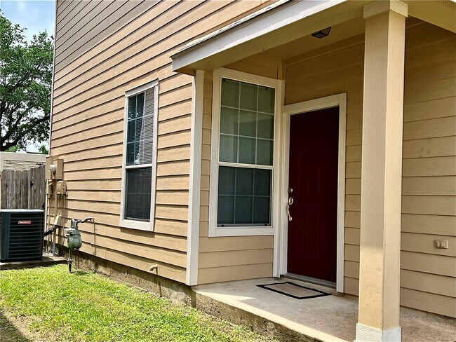 Foto del edificio - 16219 Sandy Path Ln