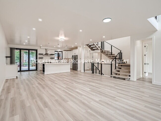 Photo - 3595 Darley Ave House