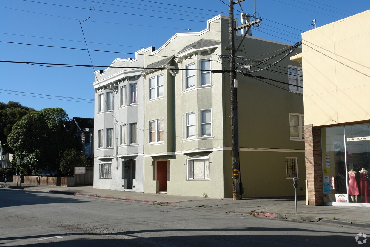 Foto principal - 211 Maple Ave