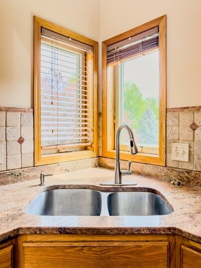Foto del edificio - 23684 Birch Rd