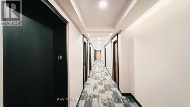Building Photo - 8 Tippett Rd