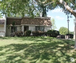 Building Photo - 2866 Lakeridge Ln