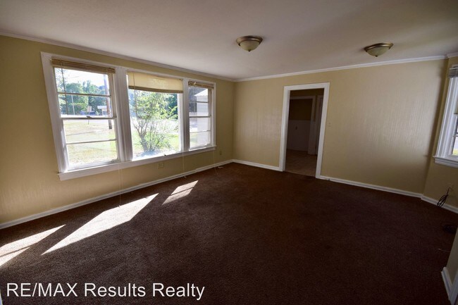 Building Photo - 100 E Charlotte Ave