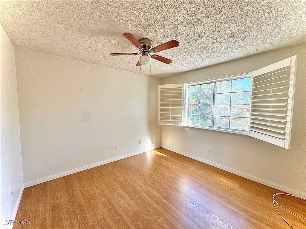 Foto principal - 9070 Spring Mountain Rd