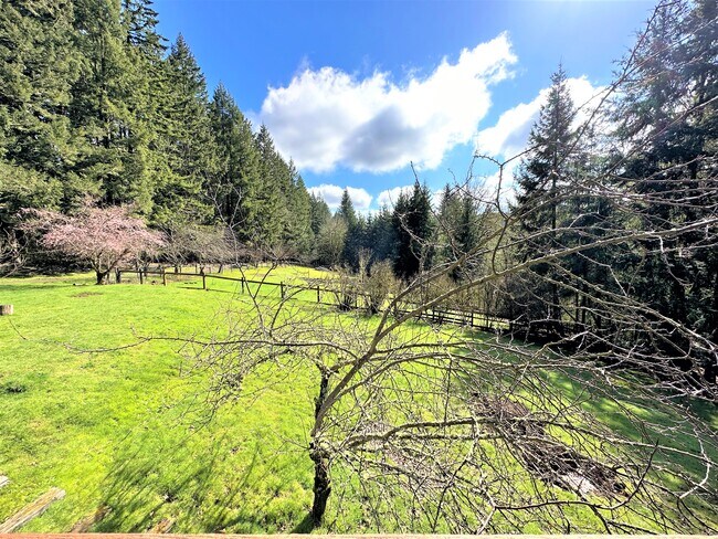 Foto del edificio - 17395 SW McCormick Hill Rd