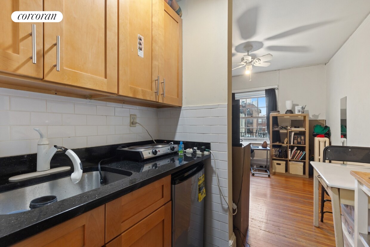 118 Montague St Unit 13E, Brooklyn, NY 11201 Room for Rent in