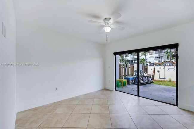 Foto del edificio - 8236 NW 8th St