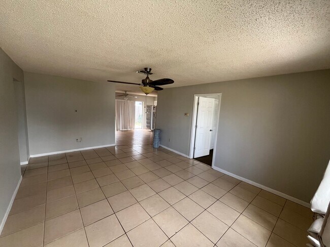 Building Photo - 2257 Palmwood Dr