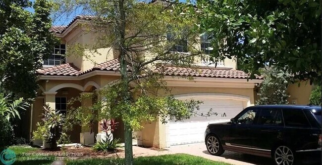Building Photo - 5405 SW 129th Ave
