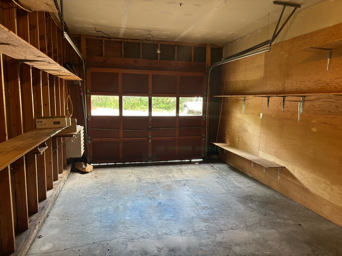 Primary Photo - 2020 S Rouse Ave